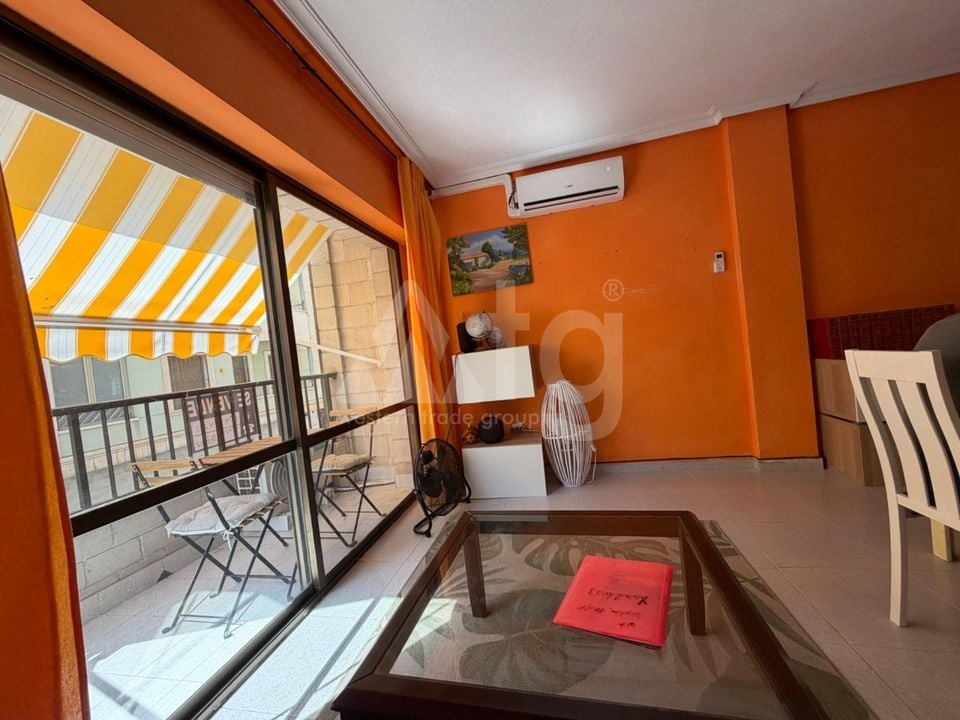 2 bedroom Apartment in Torrevieja - JLM150108 - Photo - 2