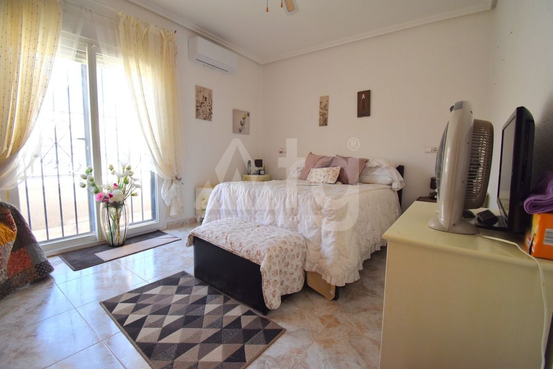 4 bedroom Townhouse in Playa Flamenca - VRE150148 - Photo - 11