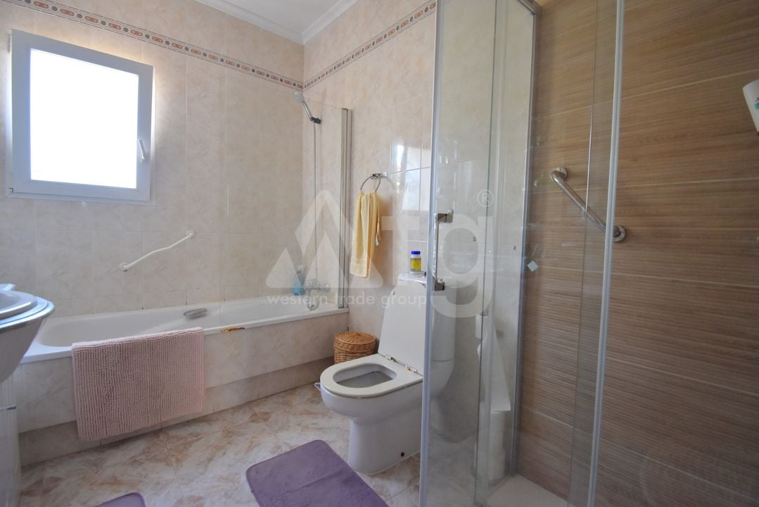 4 bedroom Townhouse in Playa Flamenca - VRE150148 - Photo - 16