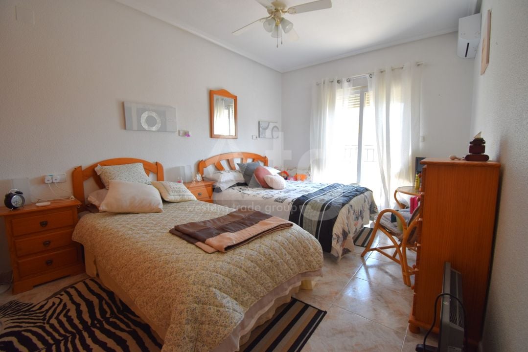 4 bedroom Townhouse in Playa Flamenca - VRE150148 - Photo - 12