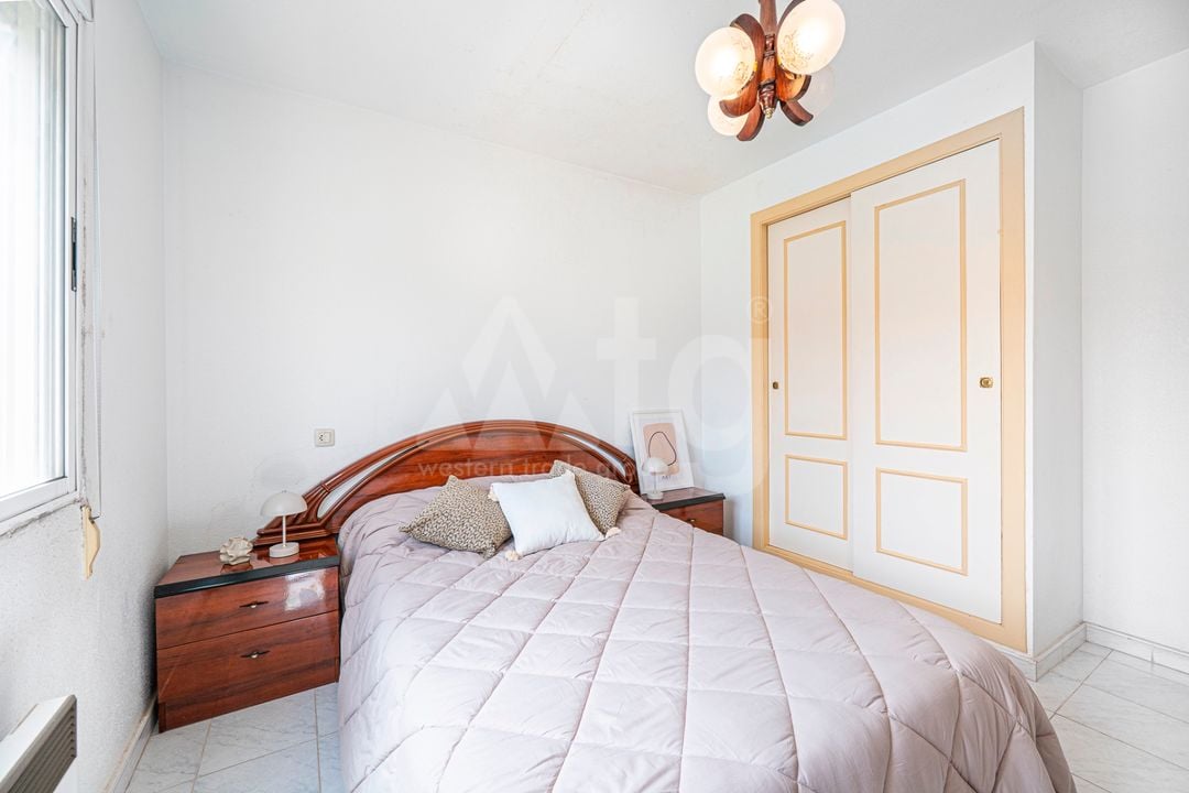 2 bedroom Penthouse in Torrevieja - CBB150293 - Photo - 16