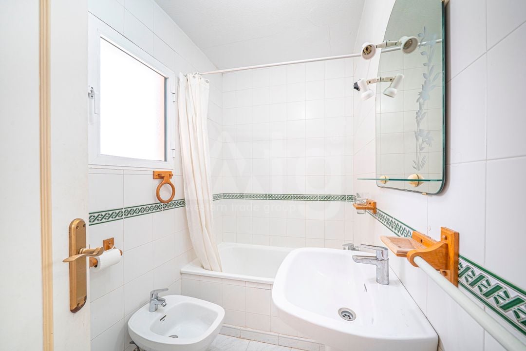 2 bedroom Penthouse in Torrevieja - CBB150293 - Photo - 22