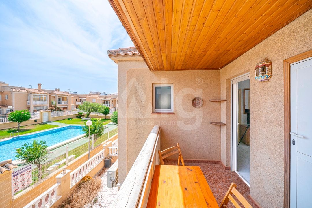 2 bedroom Penthouse in Torrevieja - CBB150293 - Photo - 24