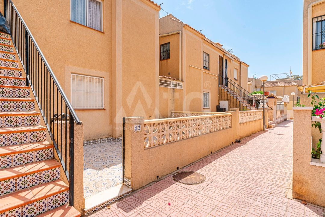 2 bedroom Penthouse in Torrevieja - CBB150293 - Photo - 3