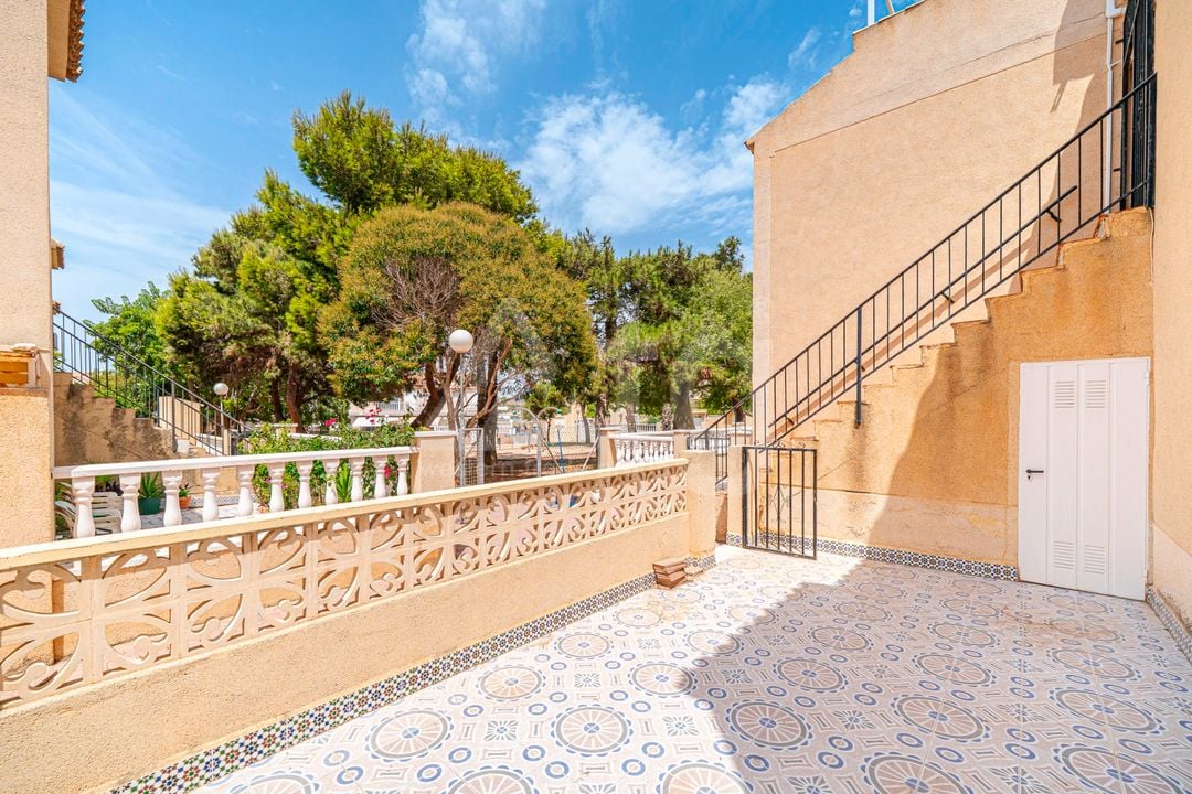 2 bedroom Penthouse in Torrevieja - CBB150293 - Photo - 5