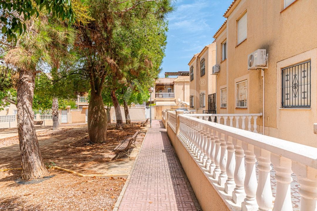 2 bedroom Penthouse in Torrevieja - CBB150293 - Photo - 37