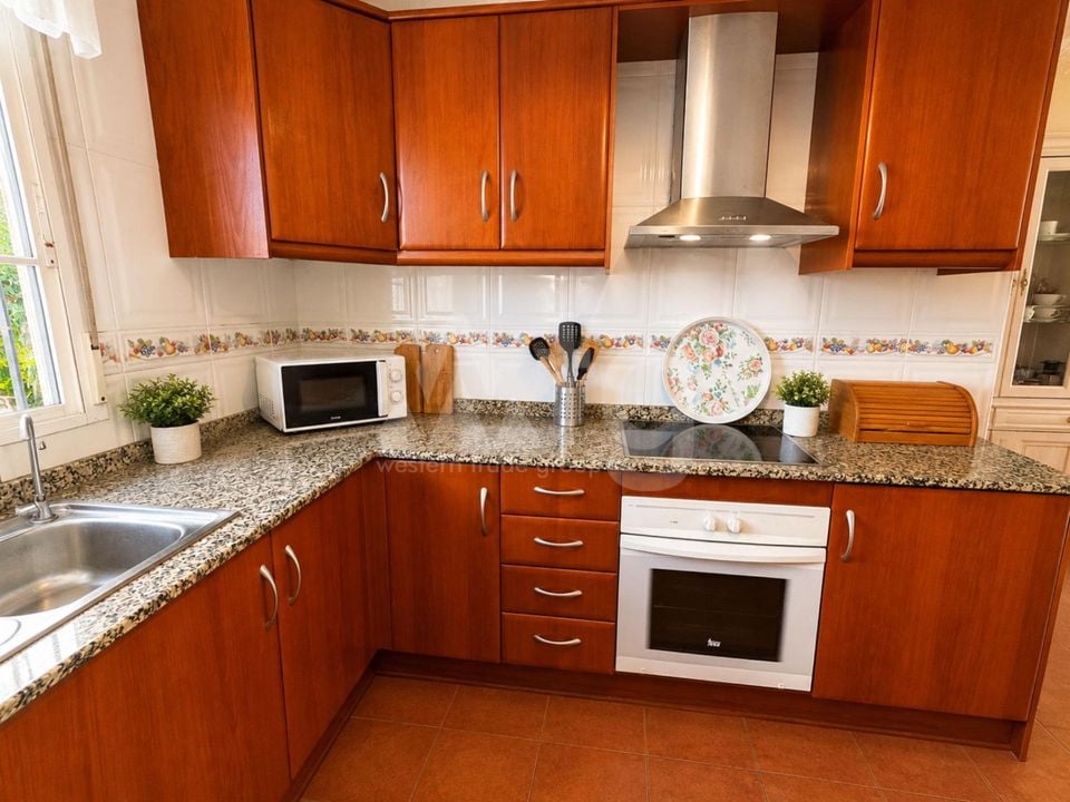 2 bedroom Bungalow in Orihuela Costa - CT150305 - Photo - 6