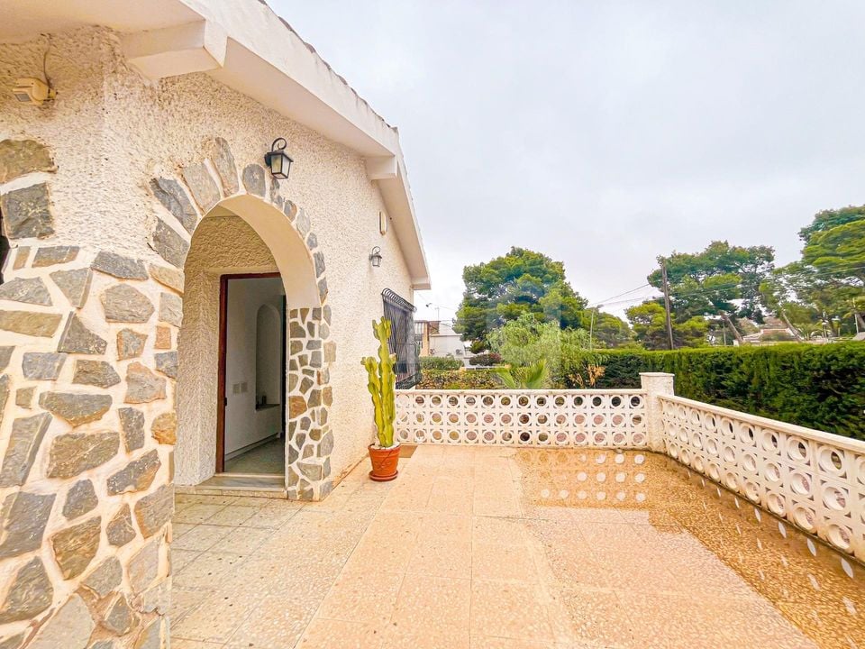 3 bedroom Villa in Los Balcones - AG151108 - Photo - 5
