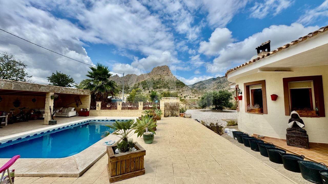 5 bedroom Villa in Relleu - AG151350 - Photo - 1