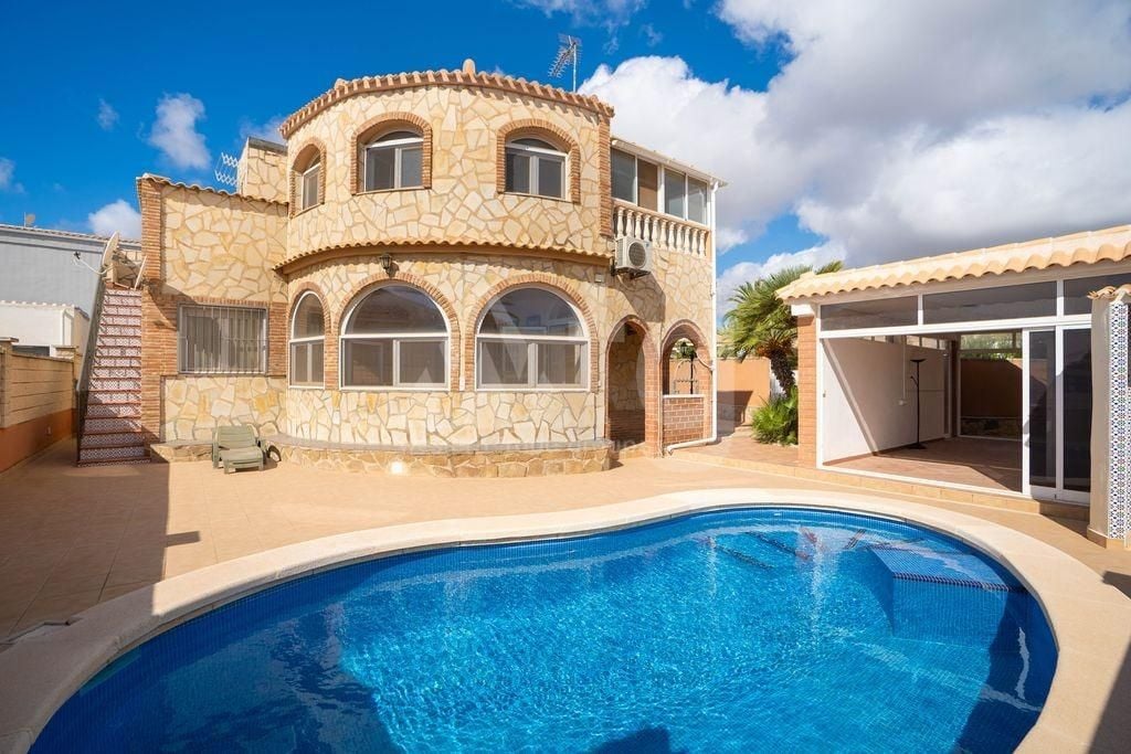 Villa de 4 chambres à La Florida - AG151417 - Photo - 1