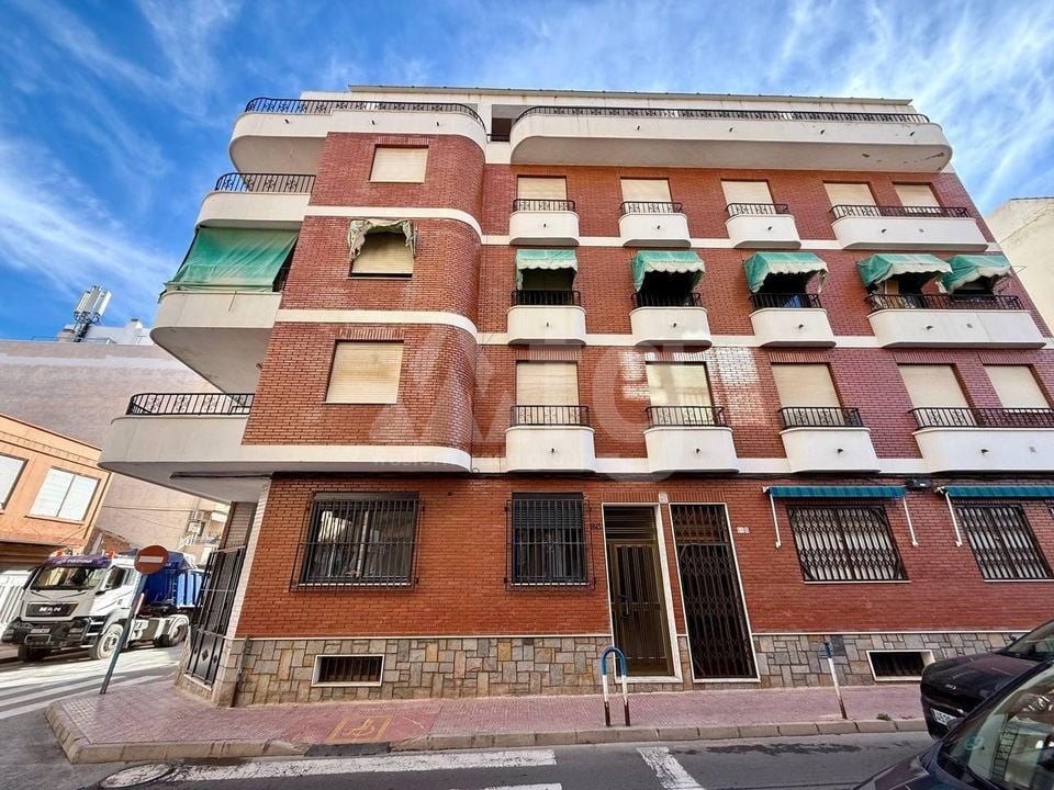 Apartamento de 3 habitaciones en Torrevieja - AG151522 - Foto - 2