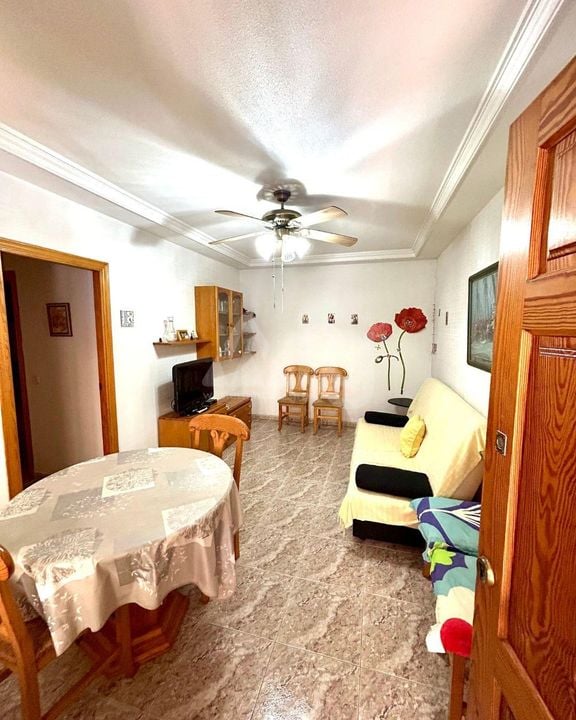 Apartamento de 3 habitaciones en Torrevieja - AG151551 - Foto - 2