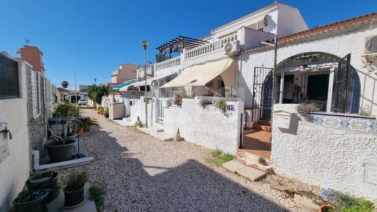 Townhouse de 1 chambre à Torrevieja - AG151696 - Photo - 1