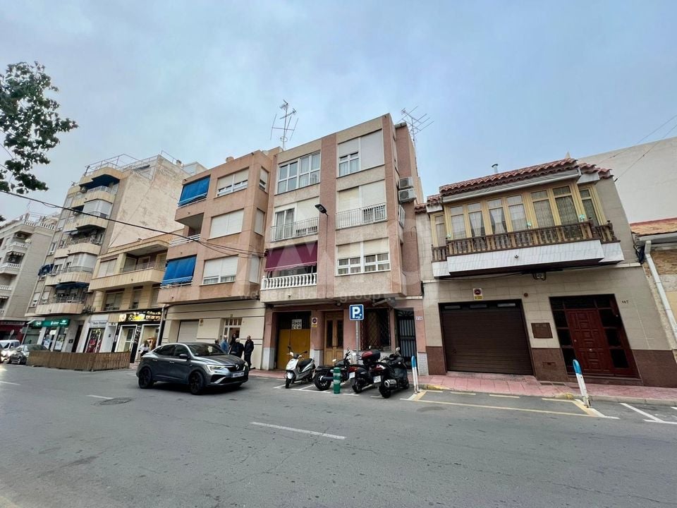 Apartamento de 4 habitaciones en Torrevieja - AG151836 - Foto - 1