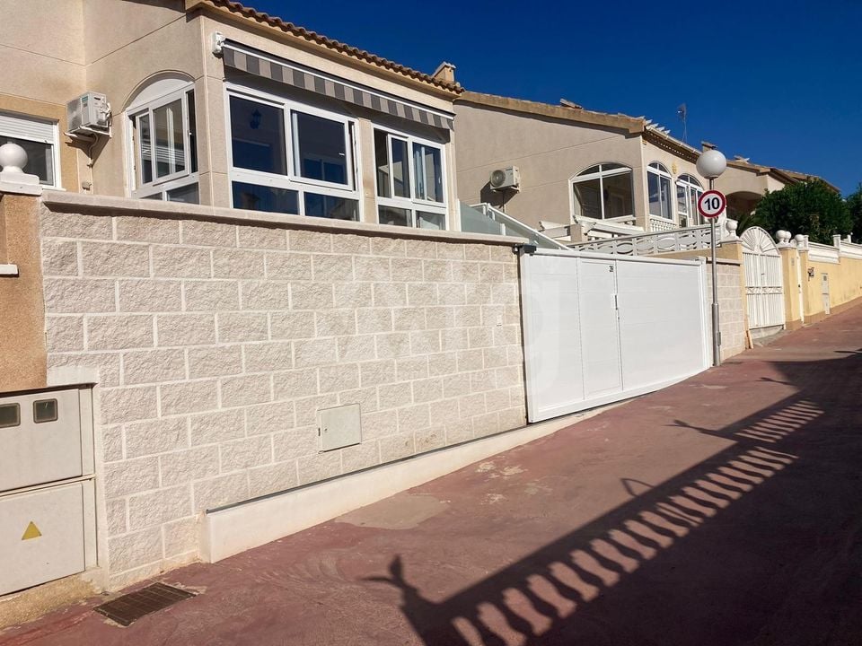 2 Schlafzimmer Villa in Orihuela Costa - AG152170 - Foto - 30