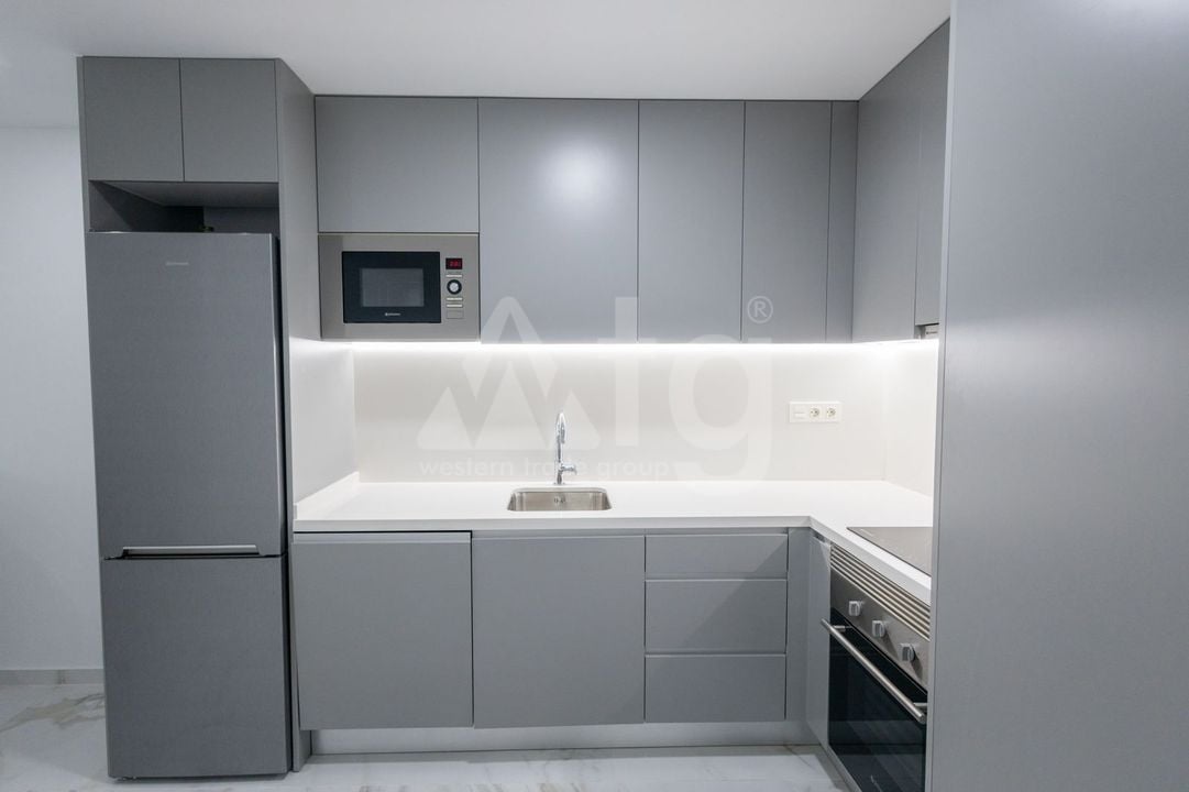 2 bedroom Apartment in Torrevieja - AG152525 - Photo - 4