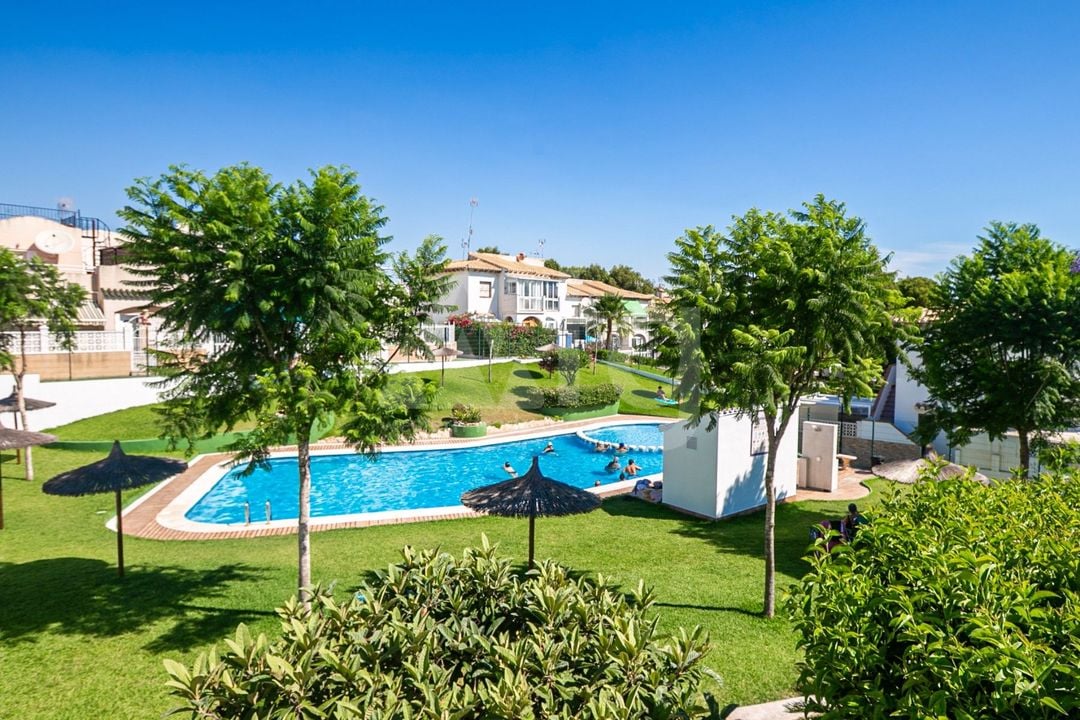 Bungalow de 1 chambre à Torrevieja - AG152843 - Photo - 1