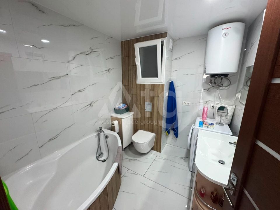Appartement de 2 chambres à Torrevieja - AG152862 - Photo - 12