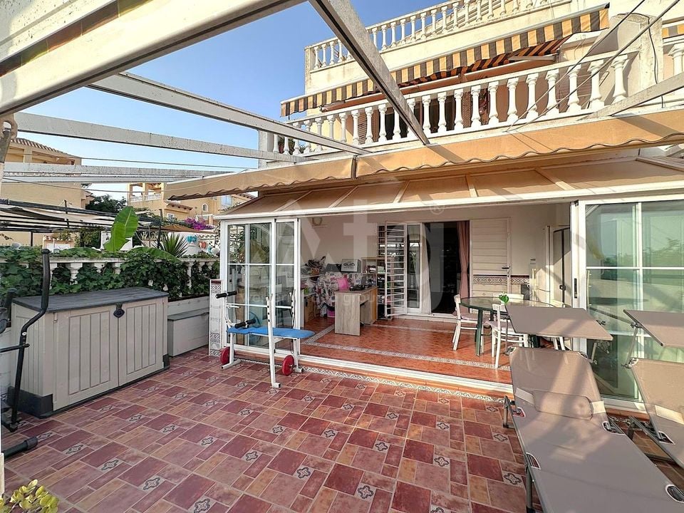 Townhouse de 3 chambres à Guardamar del Segura - AG152876 - Photo - 1
