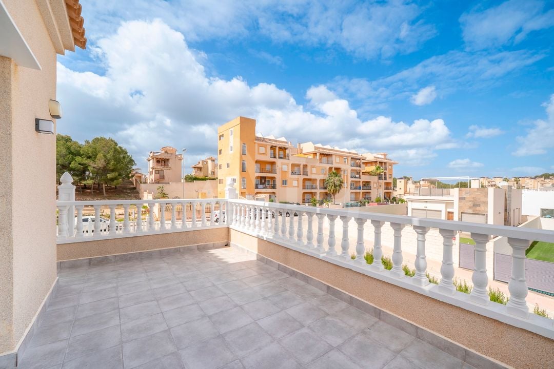 4 bedroom Villa in Orihuela Costa - CBB153017 - Photo - 26
