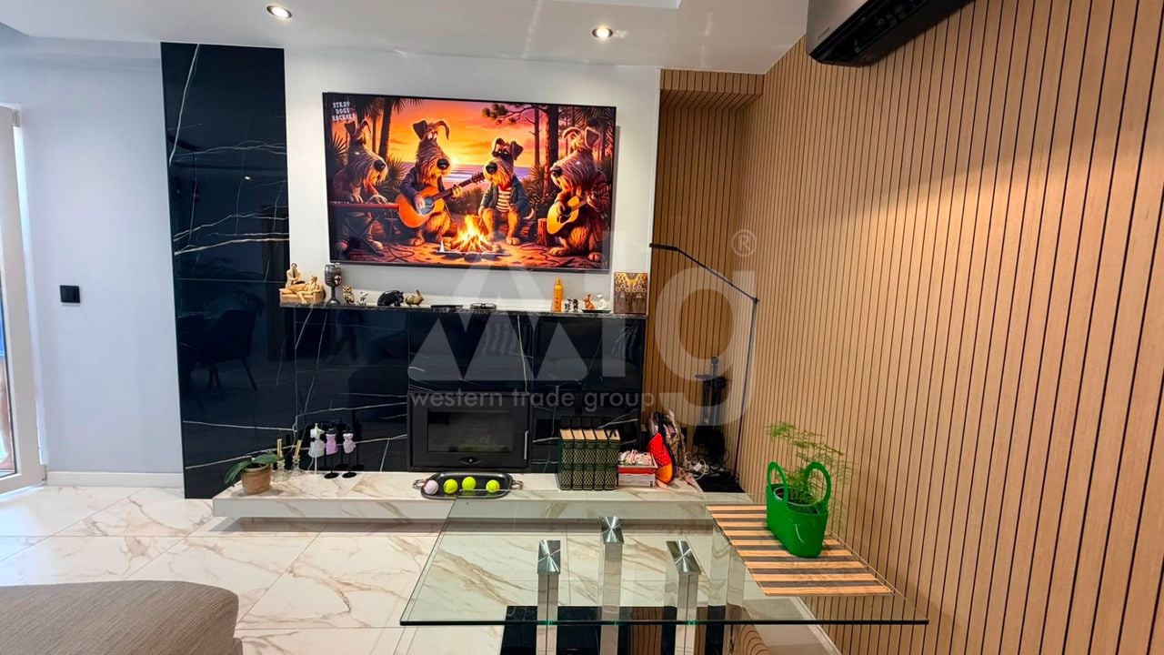 2 bedroom Apartment in Punta Prima - LR153123 - Photo - 3