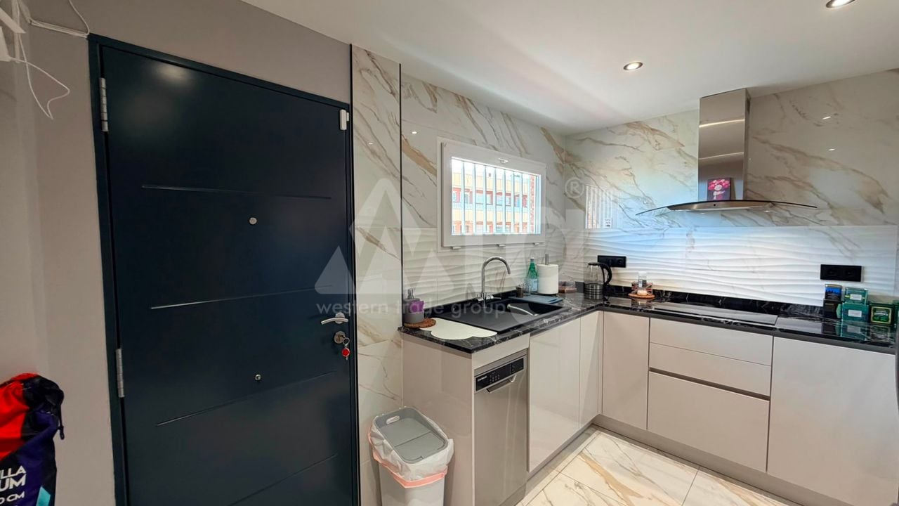 2 bedroom Apartment in Punta Prima - LR153123 - Photo - 8