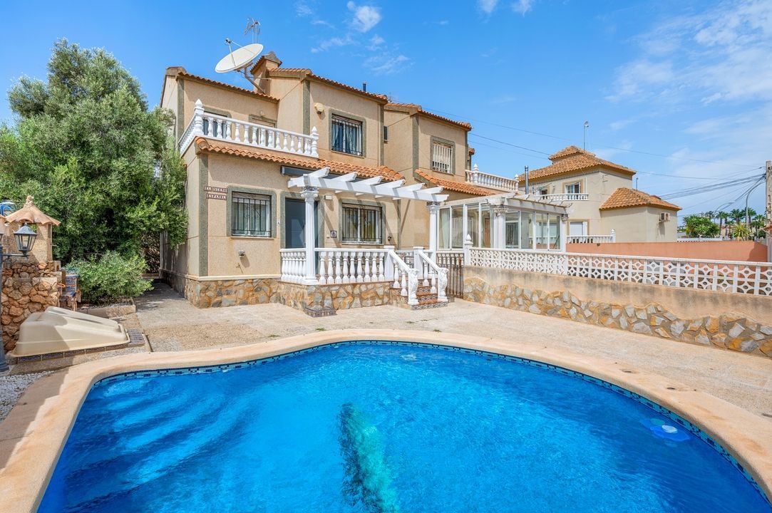 Villa de 3 chambres à Las Filipinas - CBW153515 - Photo - 1