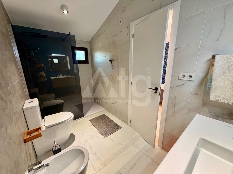 3 bedroom Penthouse in Las Ramblas - HRE153627 - Photo - 21