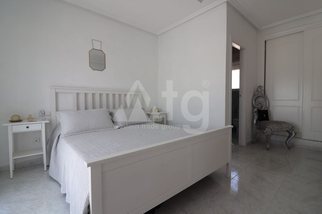 4 bedroom Villa in Rojales - VRE154019 - Photo - 17