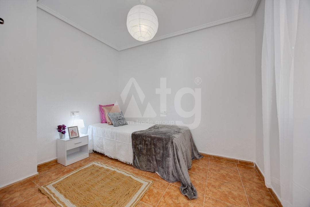 2 bedroom Apartment in Torrevieja - CYM154062 - Photo - 11