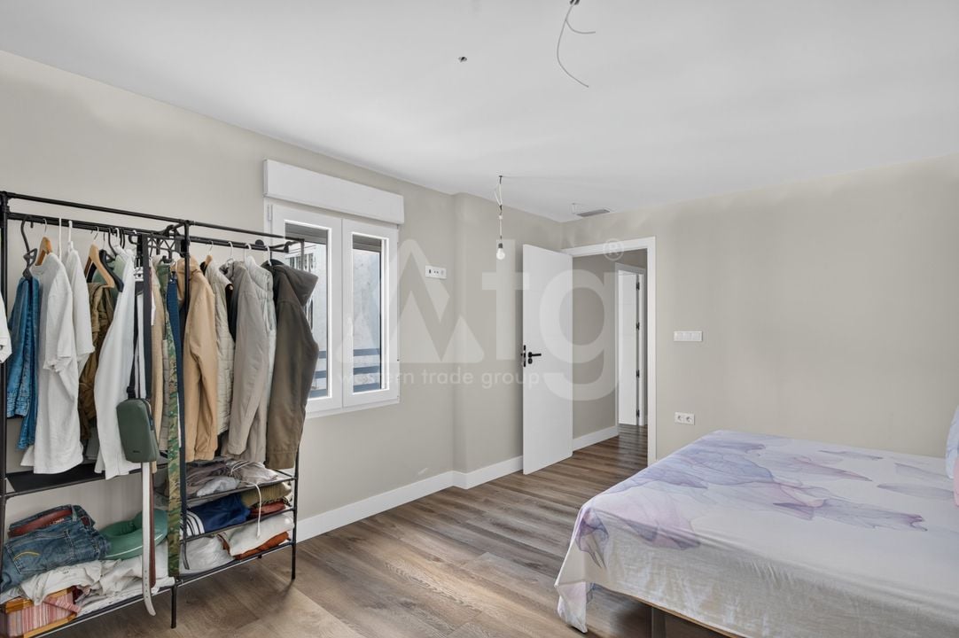 4 bedroom Apartment in Elche - CBE154245 - Photo - 15