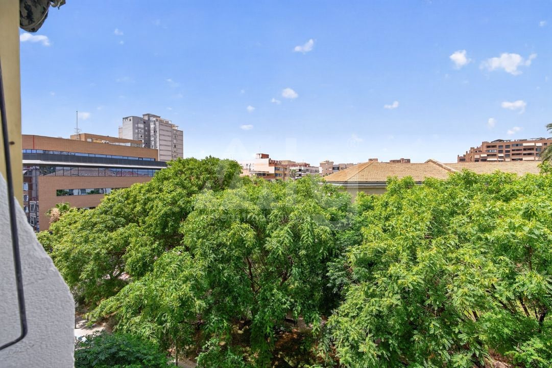 4 bedroom Apartment in Alicante - CBE154246 - Photo - 17
