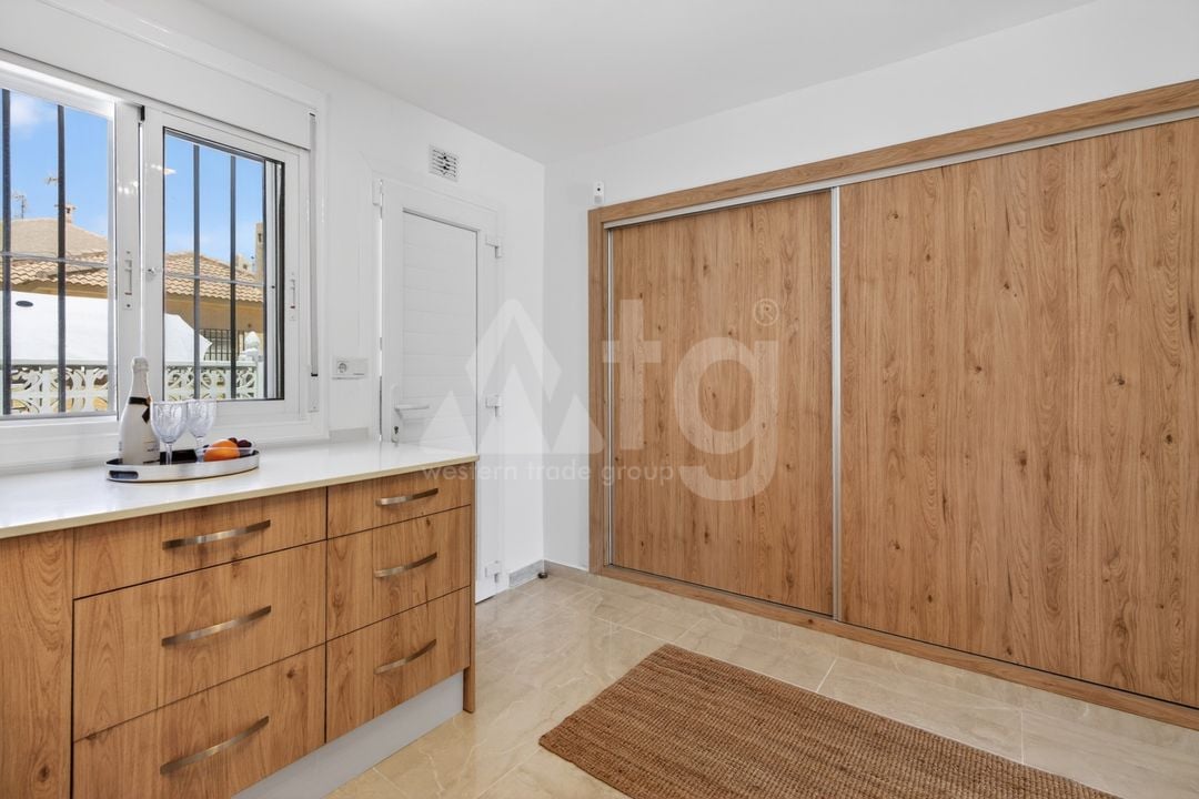 Villa de 3 chambres à Torrevieja - CBE154250 - Photo - 9