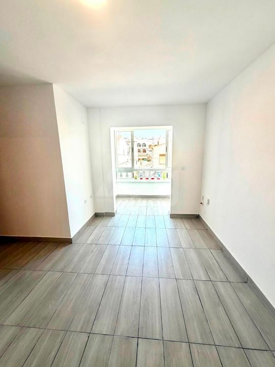 2 bedroom Apartment in Torrevieja - SLI154467 - Photo - 2
