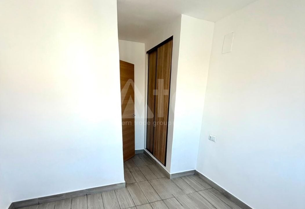 2 bedroom Apartment in Torrevieja - SLI154467 - Photo - 9
