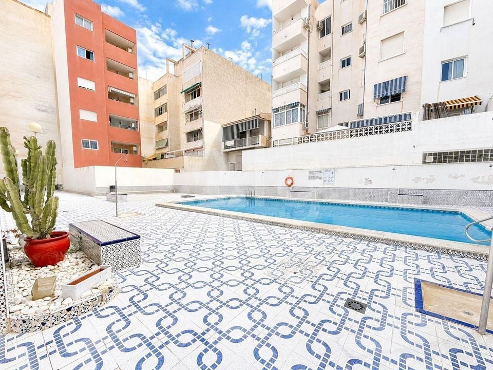3 Schlafzimmer Doppelhaus in Torrevieja - AG155222 - Foto - 1