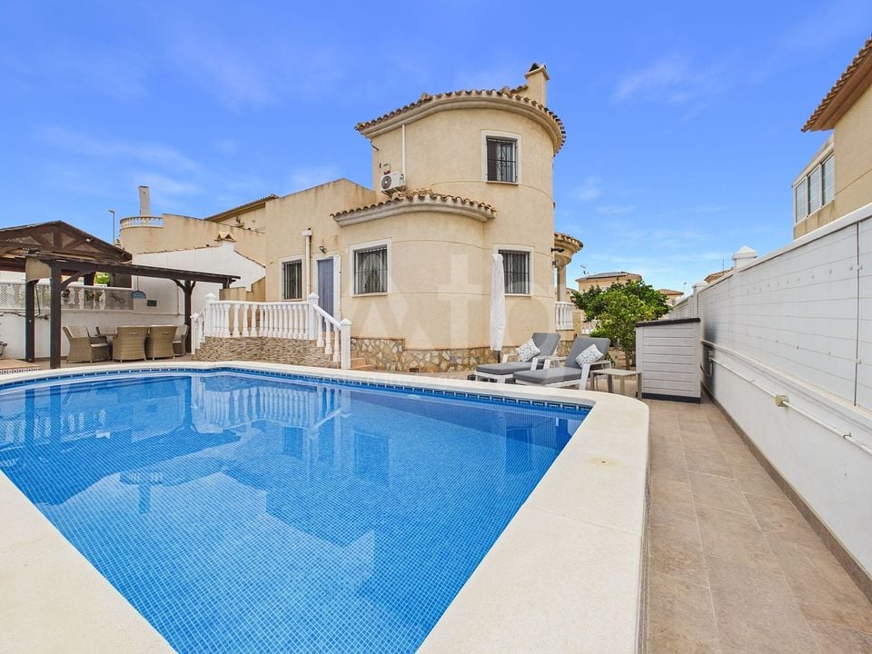3 bedroom Villa in Pinar de Campoverde - OKW155639 - Photo - 1
