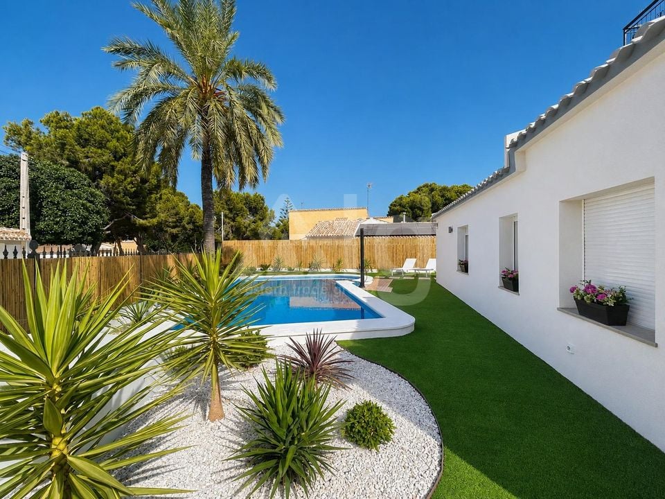 4 bedroom Villa in Punta Prima - URE156209 - Photo - 27