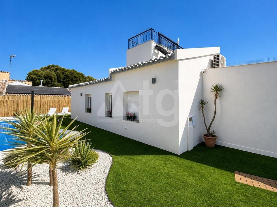 4 bedroom Villa in Punta Prima - URE156209 - Photo - 29