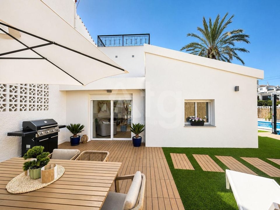4 bedroom Villa in Punta Prima - URE156209 - Photo - 20