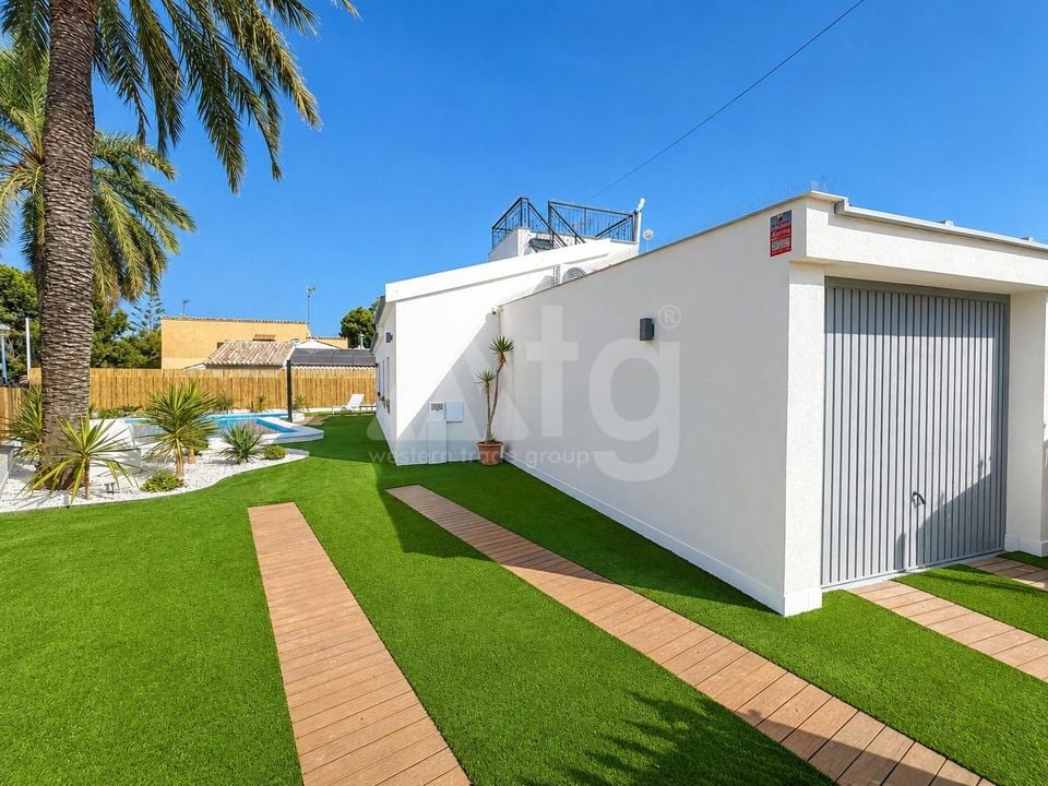 4 bedroom Villa in Punta Prima - URE156209 - Photo - 32
