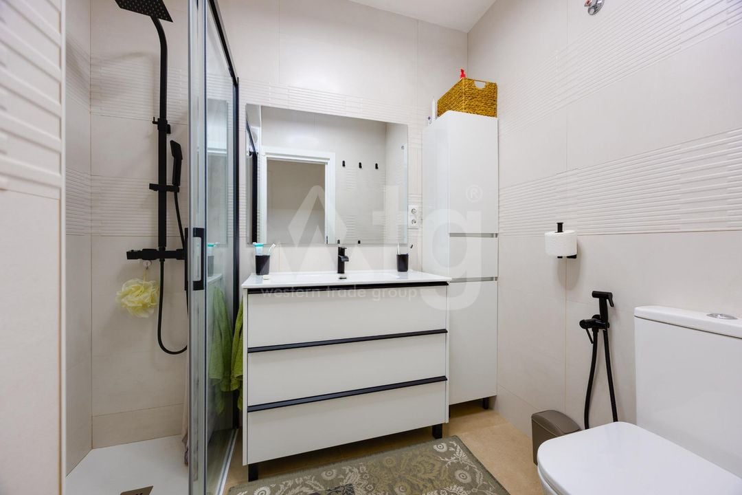 2 bedroom Penthouse in Torrevieja - CYM156292 - Photo - 12