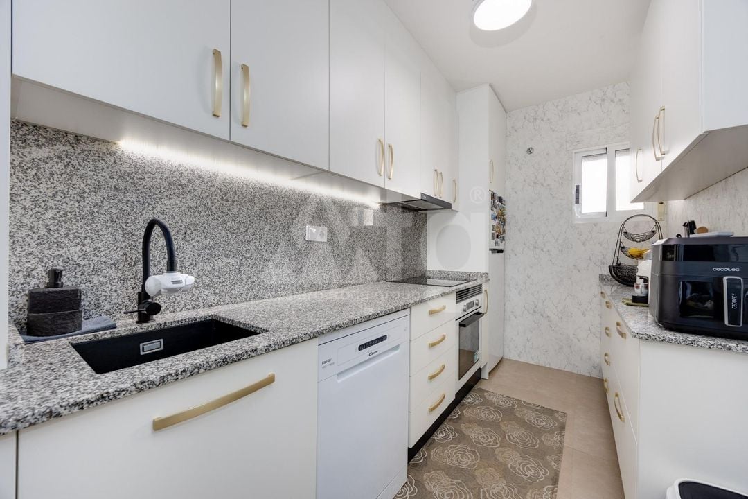 2 bedroom Penthouse in Torrevieja - CYM156292 - Photo - 6