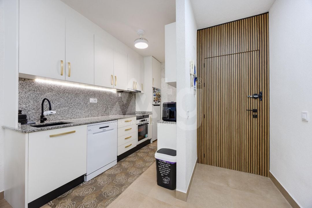 2 bedroom Penthouse in Torrevieja - CYM156292 - Photo - 7