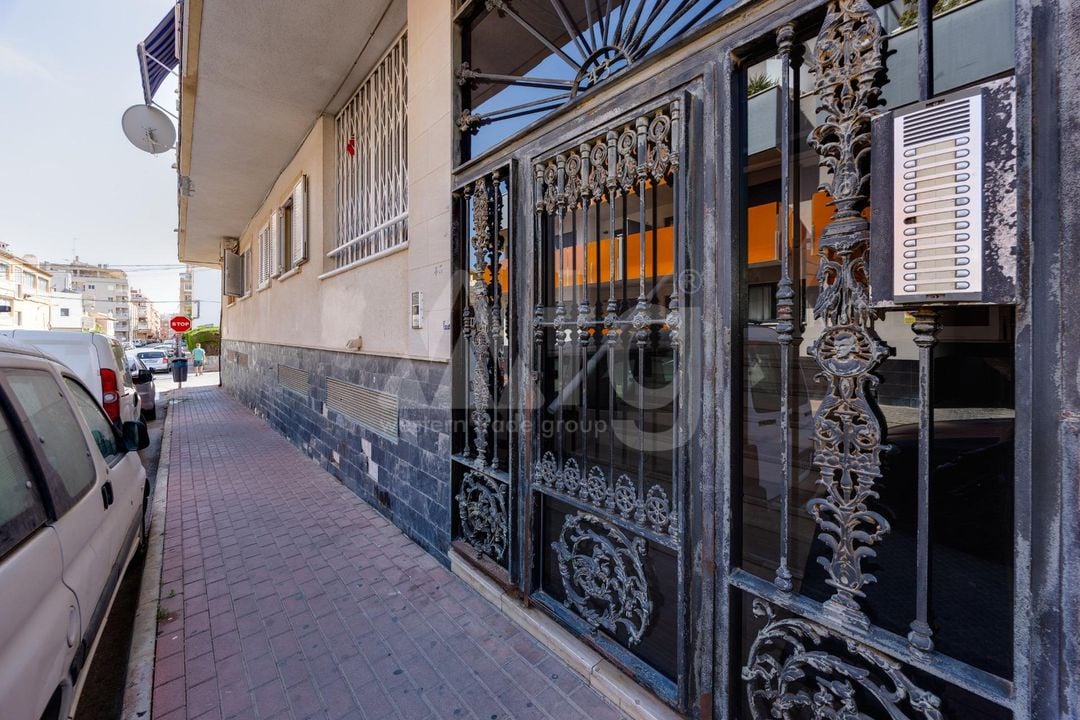 2 bedroom Penthouse in Torrevieja - CYM156292 - Photo - 23