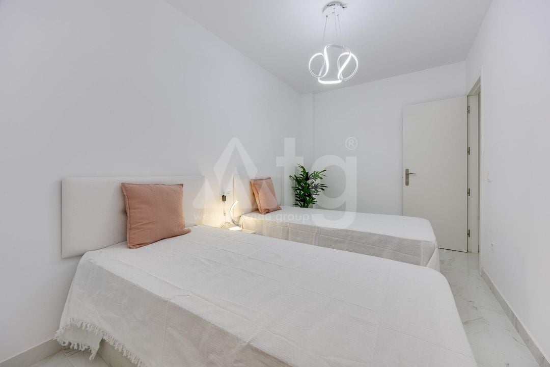 2 bedroom Apartment in Torrevieja - CYM156293 - Photo - 13