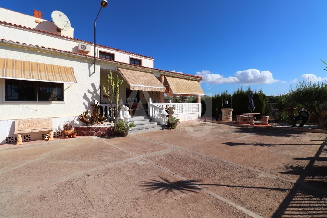 6 bedroom Villa in Crevillente - VRE157111 - Photo - 3