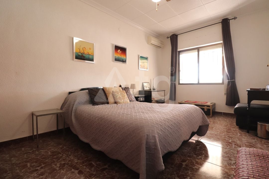 6 bedroom Villa in Crevillente - VRE157111 - Photo - 15