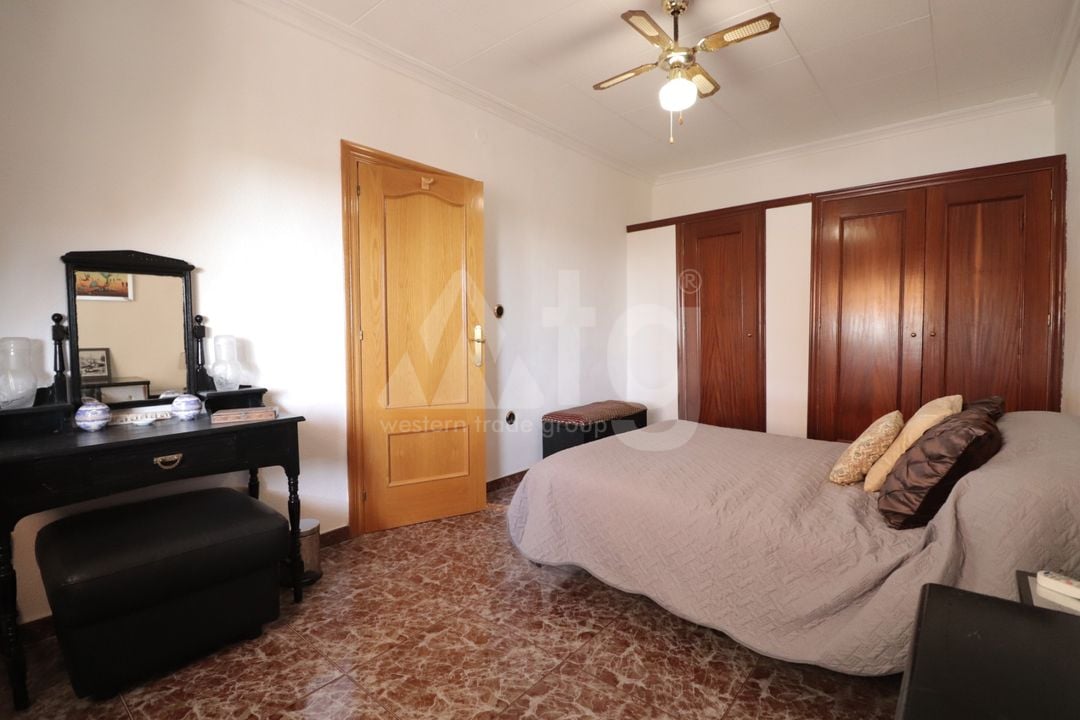 6 bedroom Villa in Crevillente - VRE157111 - Photo - 16