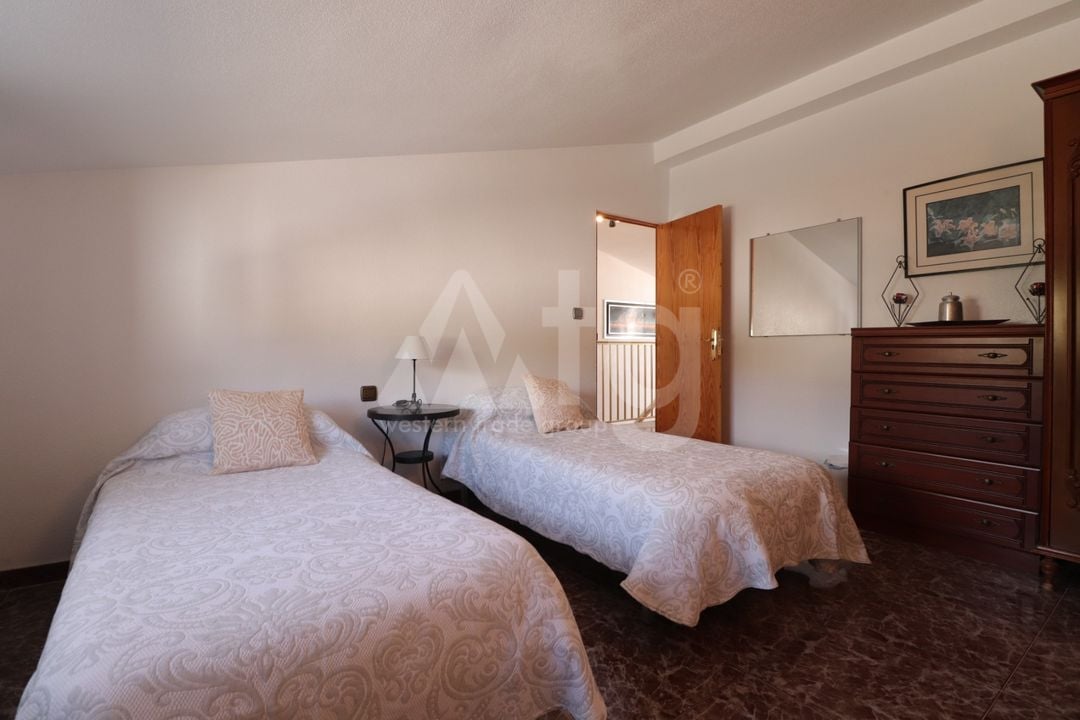 6 bedroom Villa in Crevillente - VRE157111 - Photo - 25